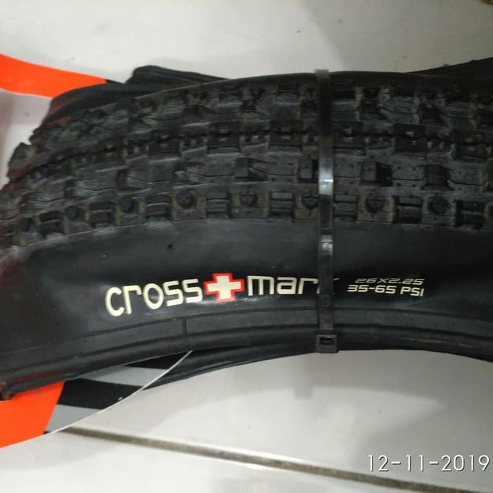 READY   Ban luar Maxxis Crossmark 26 x 2.25