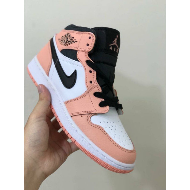 Sepatu Sneakers Wanita Nike Air Jordan 1 Mid " Pink Quartez "