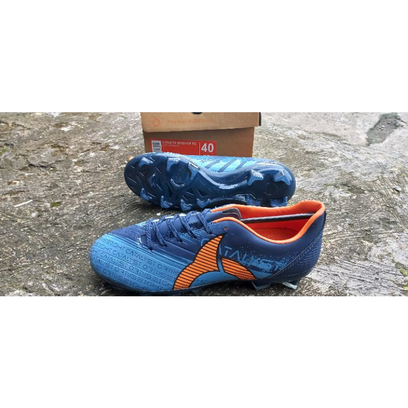 sepatu sepak bola ortuseight