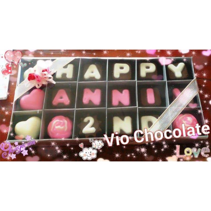 

Vio.Chocolate/ Coklat praline isi 18/ coklat custom birthday, natal, imlek, lebaran