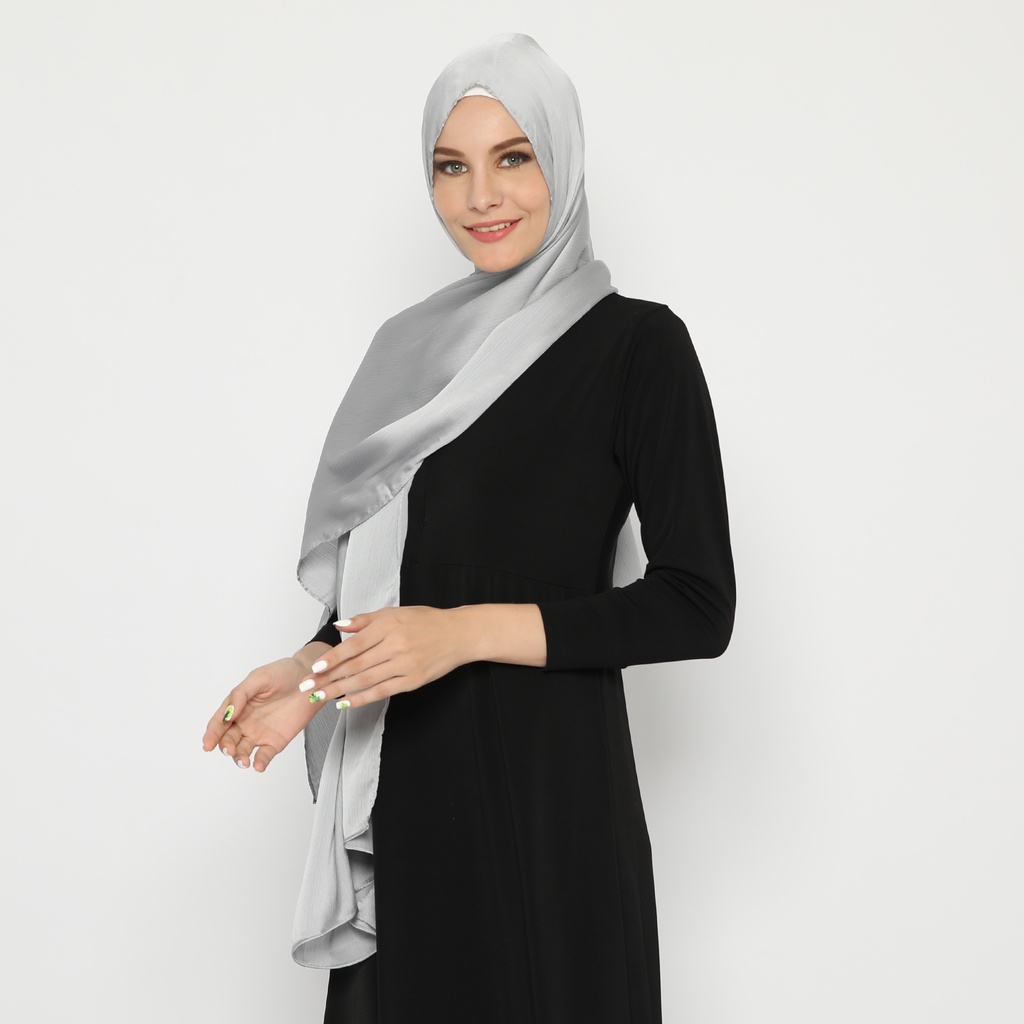 Eiza by duapola Hijab Crystal Satin Plisket Premium Pashmina 8101 - Abu Muda