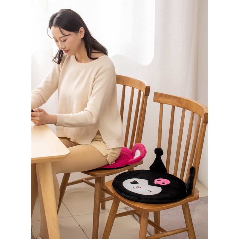 Alas Kursi Dudukan Kursi Mobil Kantor Model Cartoon Bahan Plush