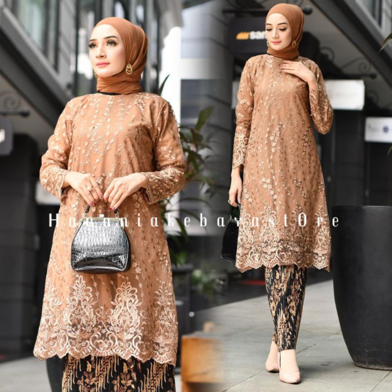 KEBAYA TUNIK MODERN / KEBAYA WISUDA / KEBAYA MODERN / KEBAYA PESTA / KEBAYA KONDANGAN / KEBAYA PENGANTIN / KEBAYA LAMARAN / KEBAYA AKAD / KEBAYA MUSLIM / KEBAYA TRADISIONAL / KEBAYA TERBARU / KEBAYA KEKINIAN / OUTFIT KEBAYA MODERN / KEBAYA MEWAH / KEBAYA