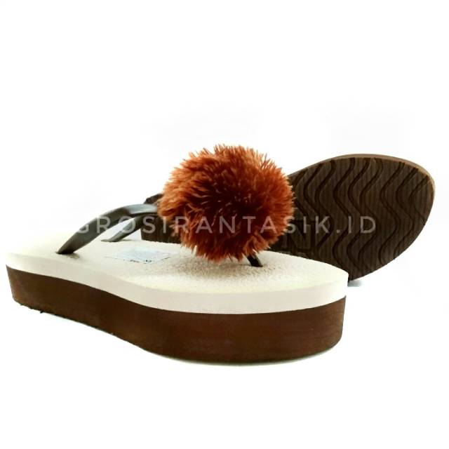 Sandal Wedges Datar Oshin PomPom / Sandal Jepit Wejes Bulu-1