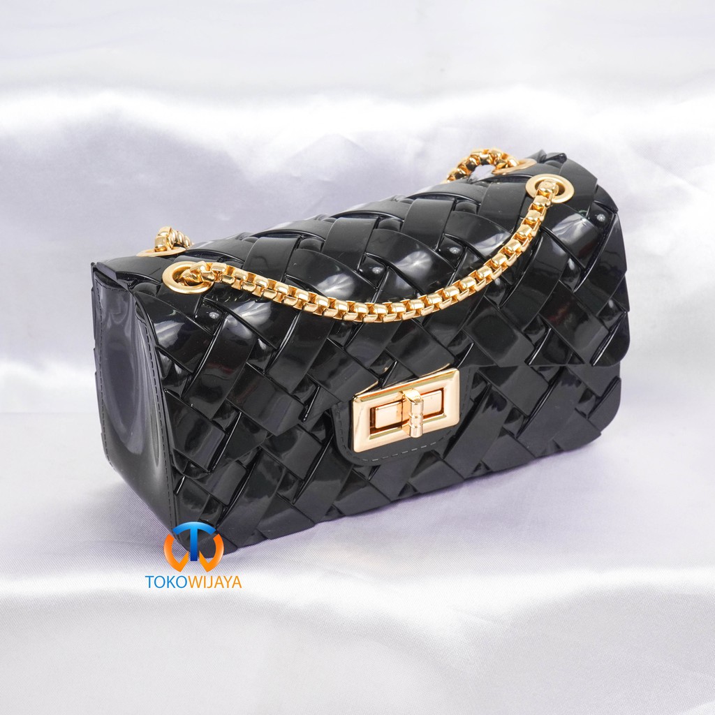 Tas Jelly Glossy Motif Anyam Size 18 Cm Rantai Gold