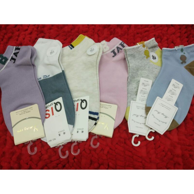 Kaos kaki wanita korea