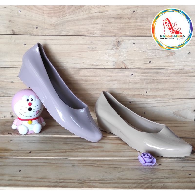 Sepatu jelly glanzton cantik