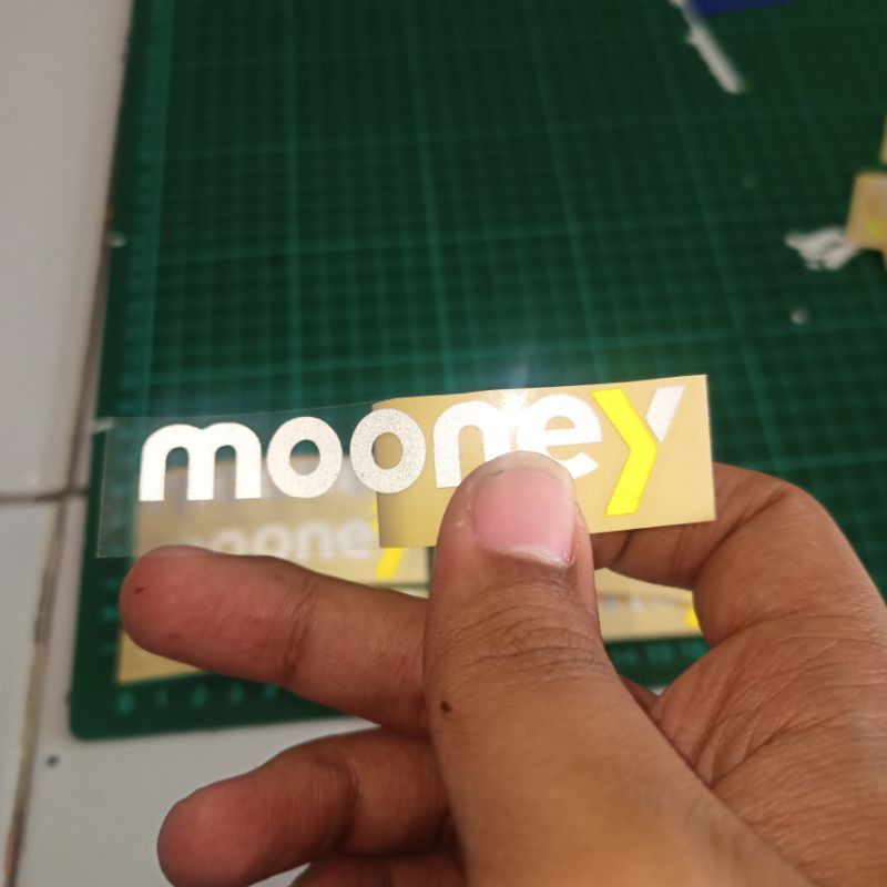 Sticker Cutting Mooney Rossi 46