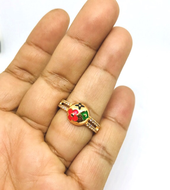 Cincin wanita //cincin lapis emas // cincin permata //perhiasan //cincin