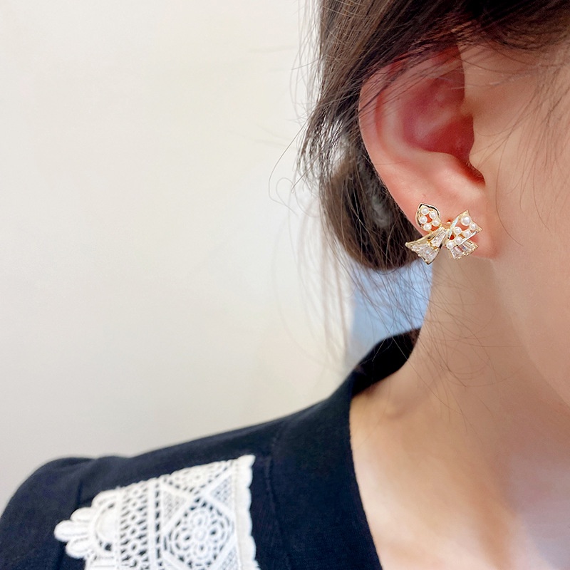 Butterfly Anting Tusuk Desain Kupu-Kupu Hollow Hias Mutiara + Berlian Untuk Wanita