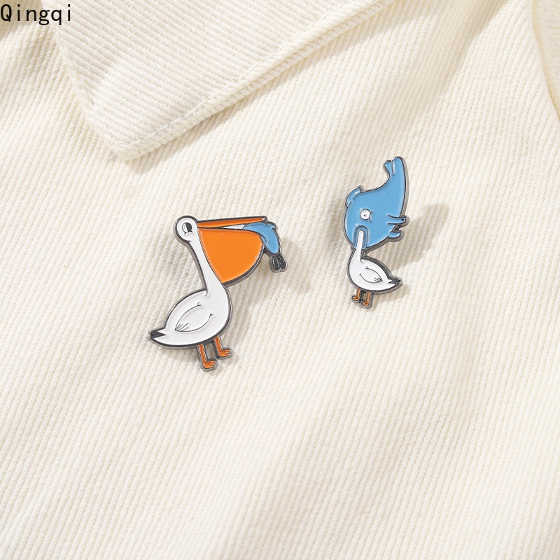 Bros Pin Enamel Desain Kartun Ikan Makan Pelican Bahan Metal Untuk Hadiah