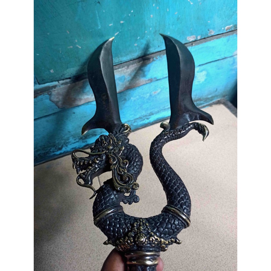 Koleksi Pusaka Benda Antik Tombak Pataka Naga Baruna Model klasik