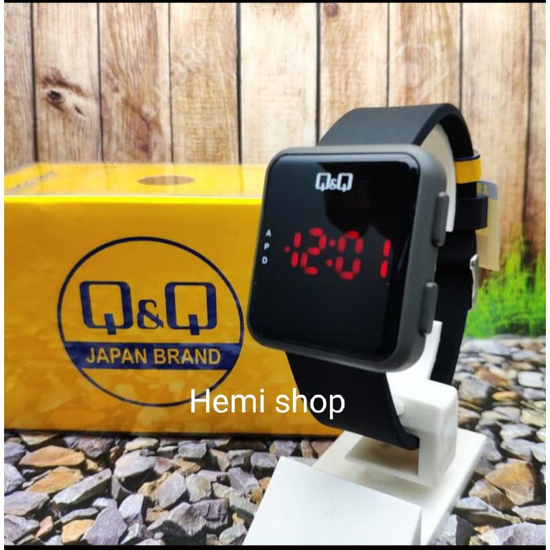 Jam Tangan LED Pria Wanita Q&Q Strap Karet M197J003Y Original