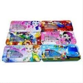 

Tempat Pensil Satu Set Ukuran Sedang