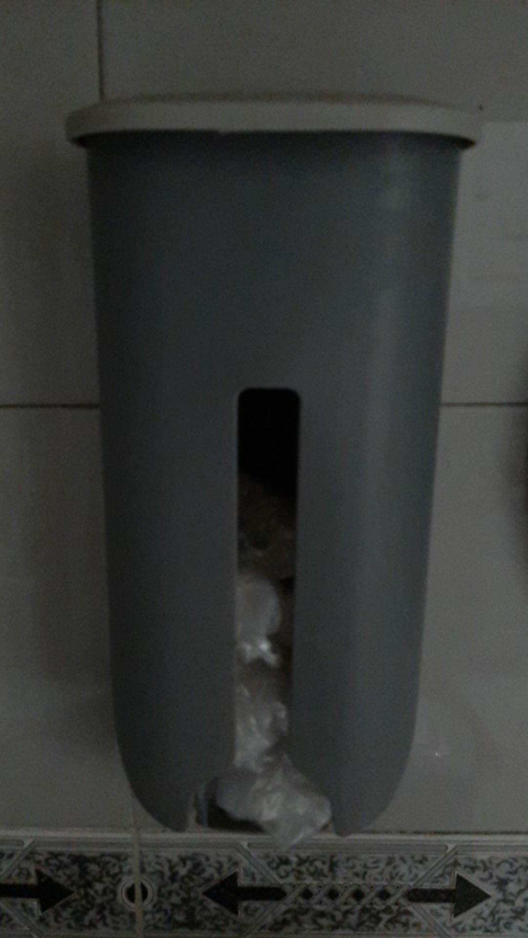 Dispenser Kantong Sampah Model Ditempel Pada Dinding, Bahan Plastik