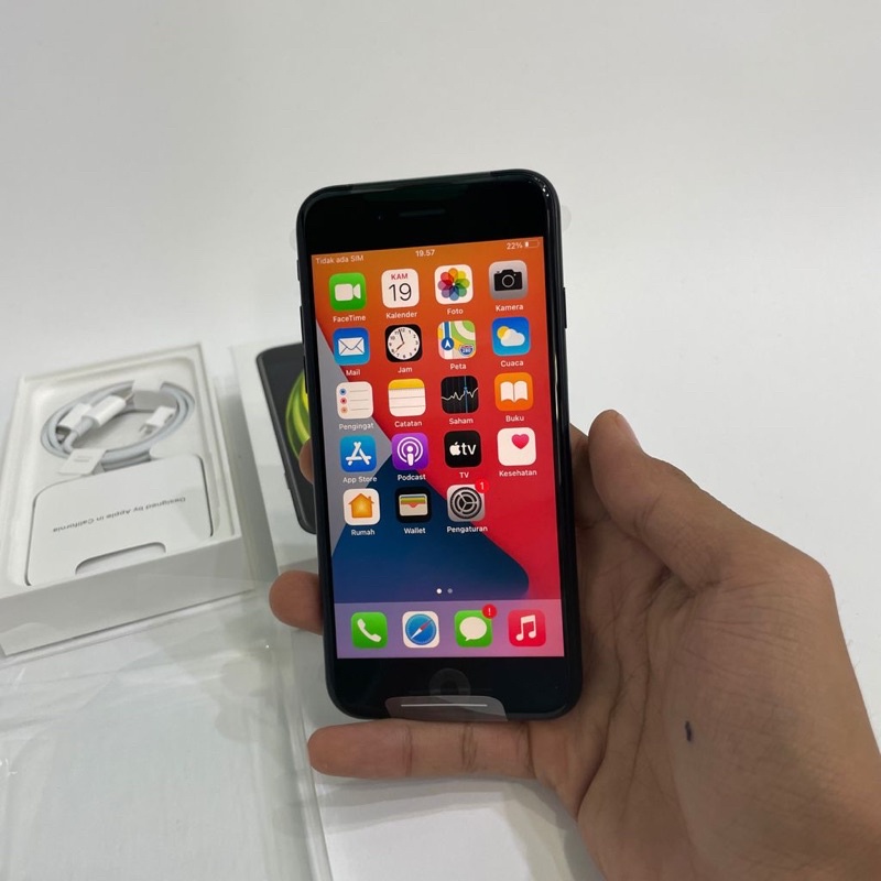 Iphone se 2020 64gb 128gb 256gb ibox on 2022 second original mulus like new-1