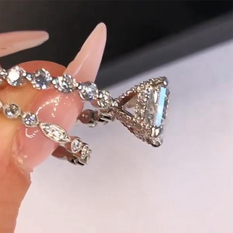 Fancyqube Set Cincin Cubic Zirconia Bentuk Persegi Warna Putih Dapat Ditumpuk Untuk Wanita