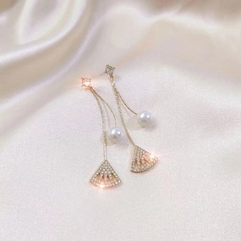 Wanita anting-anting Tahun Baru rumbai panjang gaya Korea mutiara anting-anting elegan mendominasi a