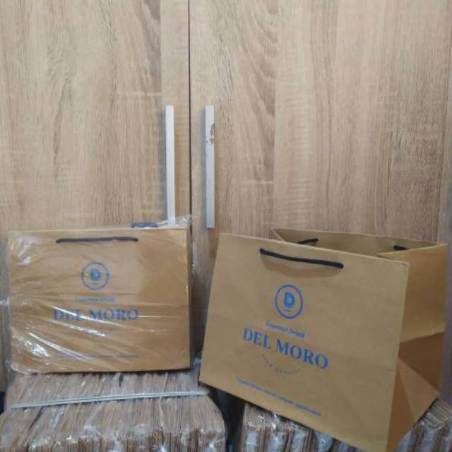 

Paperbag sablon 26x18x22 bento satu sisi / dua sisi custom Sablon