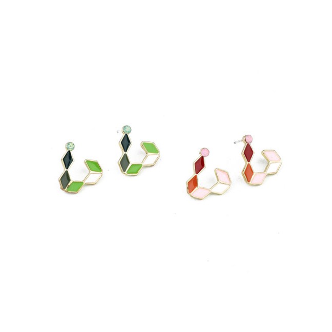 LRC Anting Tusuk Fashion Green Small Hollow Triangular Colored Earrings Resin Ear D32394