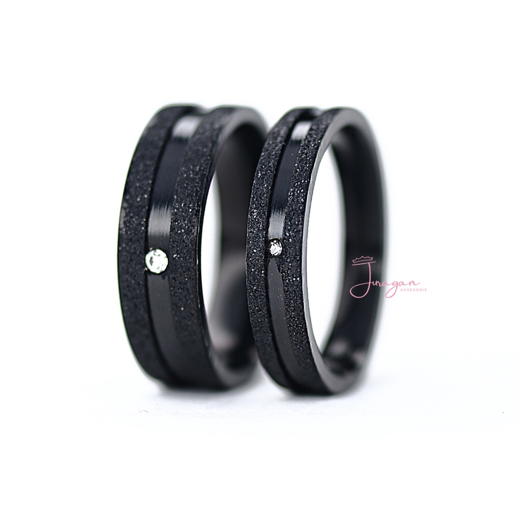 [HIGH QUALITY] Cincin Couple Ukir Nama BUCIN R108 Titanium Anti Karat BONUS Gelang