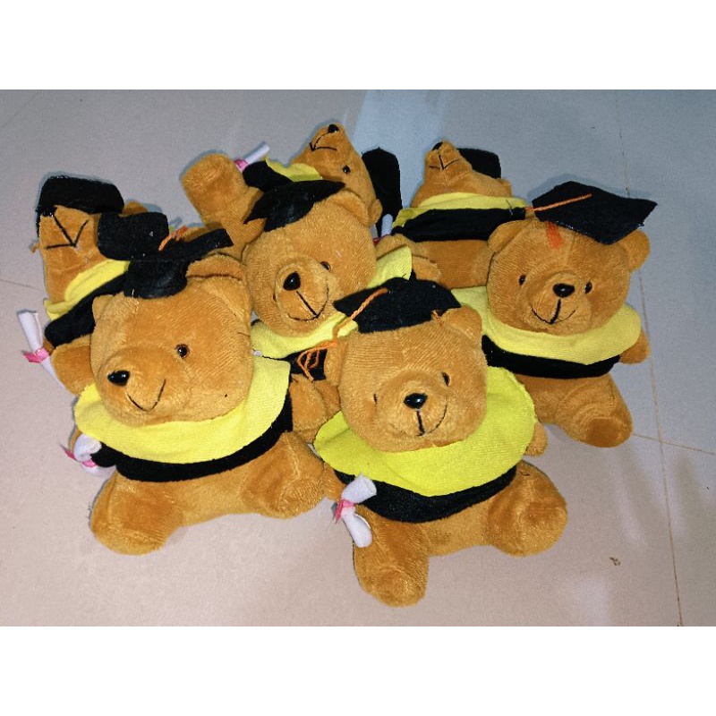 

boneka wisuda