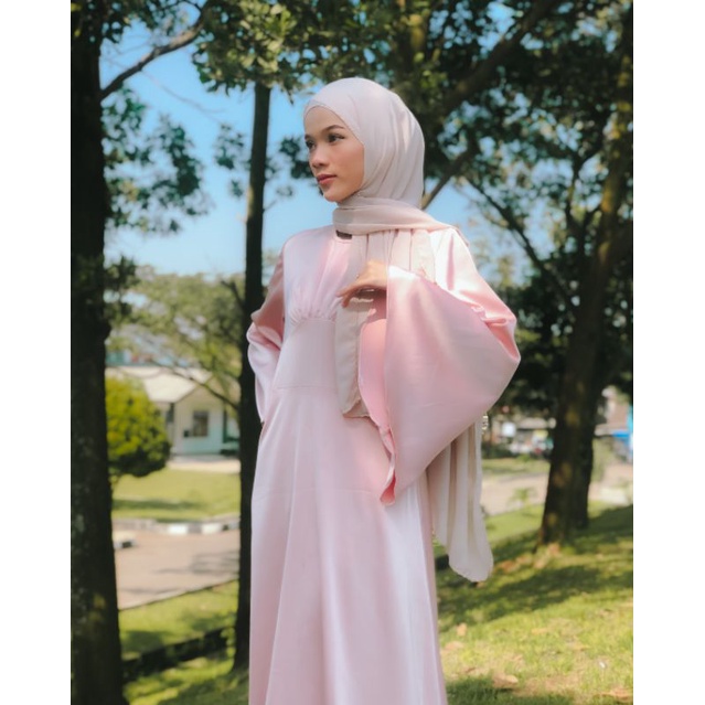 NARRA DRESS BYGIAGIO gaun kondangan dress akad simple gaun wedding pernikahan baju muslim putih dress lamaran elegan pakaian wanita pesta elegan fashion korea dres lebaran cantik dress anggun mewah nyaman gaun vintage fashion dress bahan satin donatella