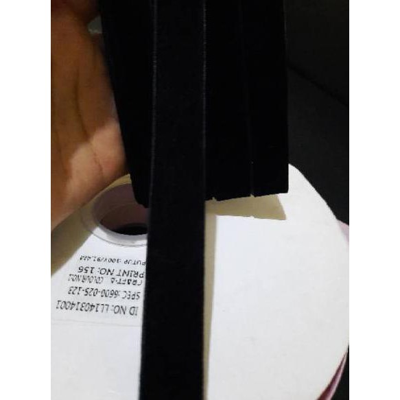 

zaj><914 Pita Bludru Velvet warna hitam perrol