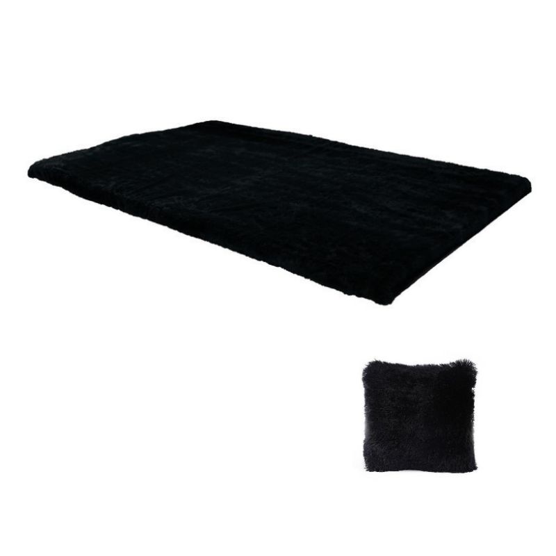 karpet bulu hitam free bantal