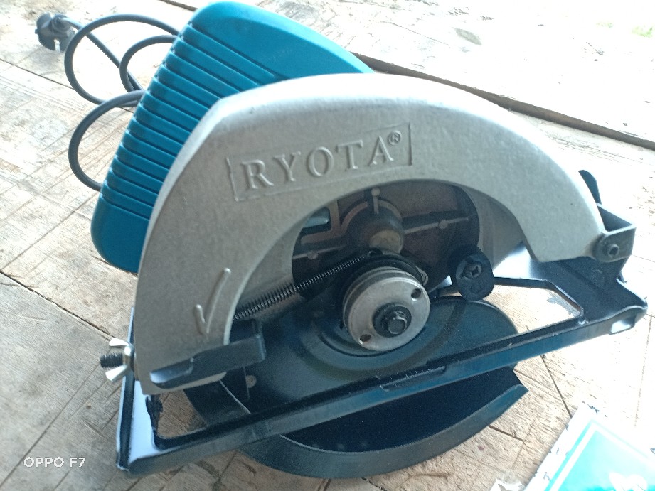 Ryota Mesin Circular Saw Gergaji Potong Kayu Listrik 7 M5800 Free Mata Kec 180mm X 24t Japan