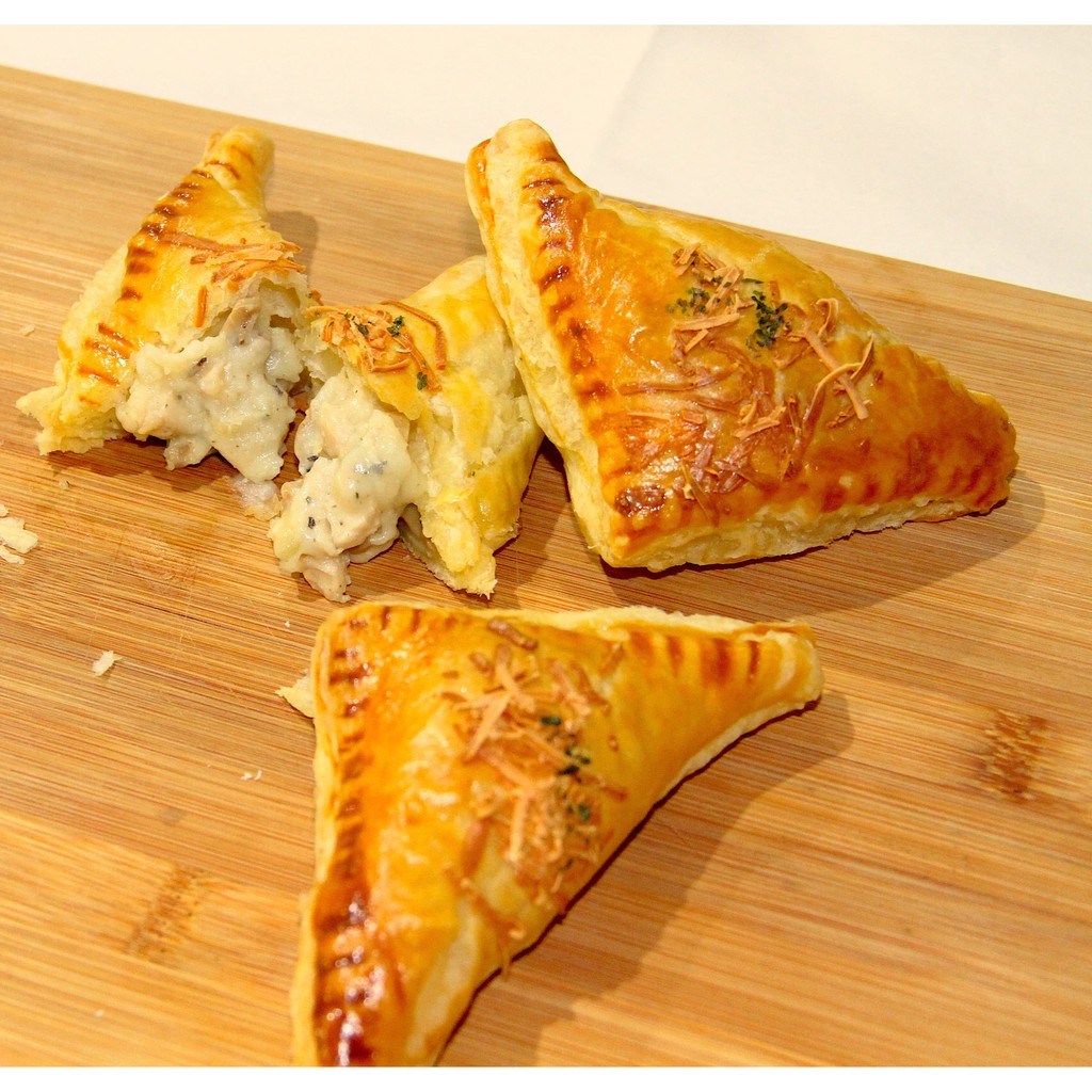 

PASTRY CHICKEN MUSHROOM PUFF