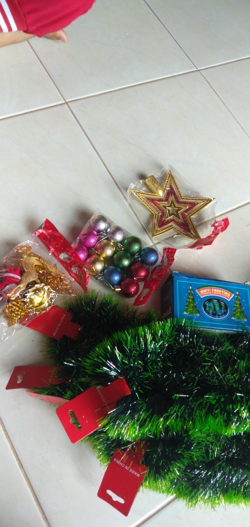 Tinsel Plastik Hijau 096b Diameter 8 Cm Panjang 2 Meter