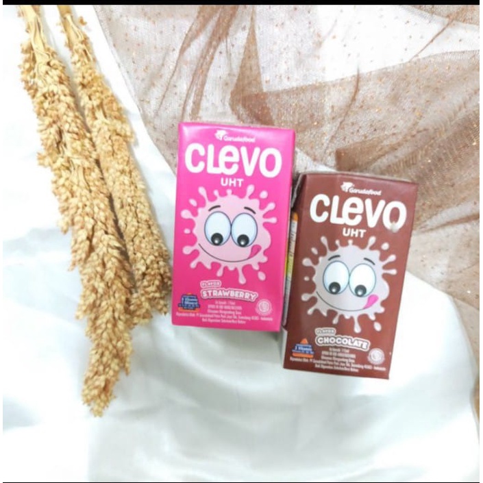 

Clevo UHT 125ml Strawberry dan Cokelat