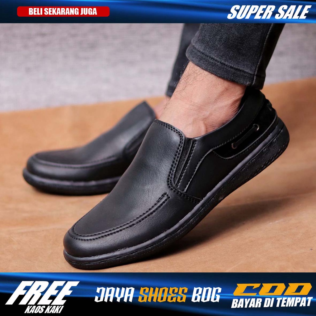 BUFF Sepatu Kasual Slip On Pria Semi Formal Kulit Sintetik Kerja Kantor Kuliah Simple Murah Anti Slip