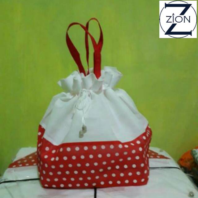 

ZION - Tas hajatan spunbond souvenir syukuran serut polkadot 22