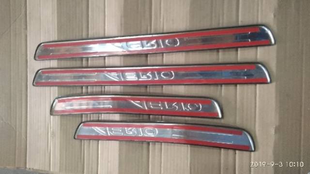 Door sill plare suzuki aerio