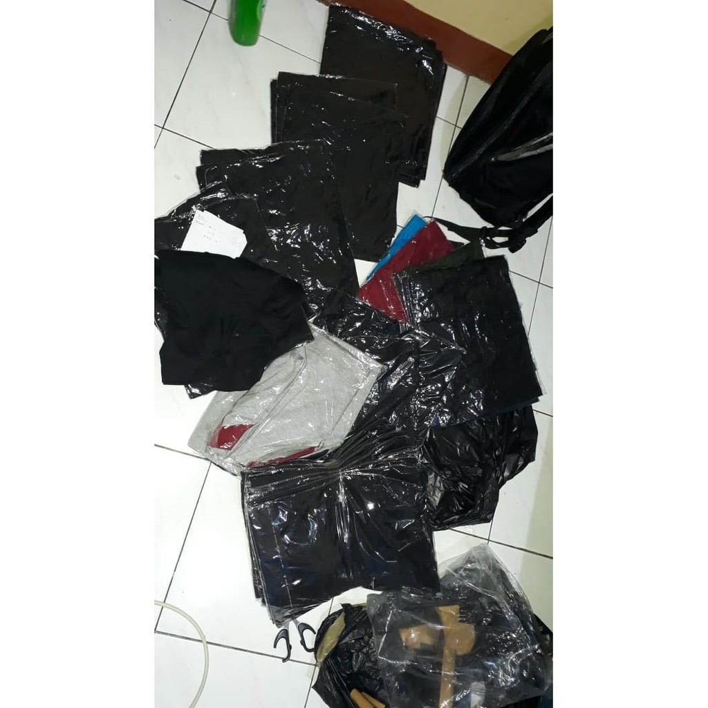 Baju kaos BEKAS dan REJECT oblong sisaan pabrik ( 1 kantong isi 10 )