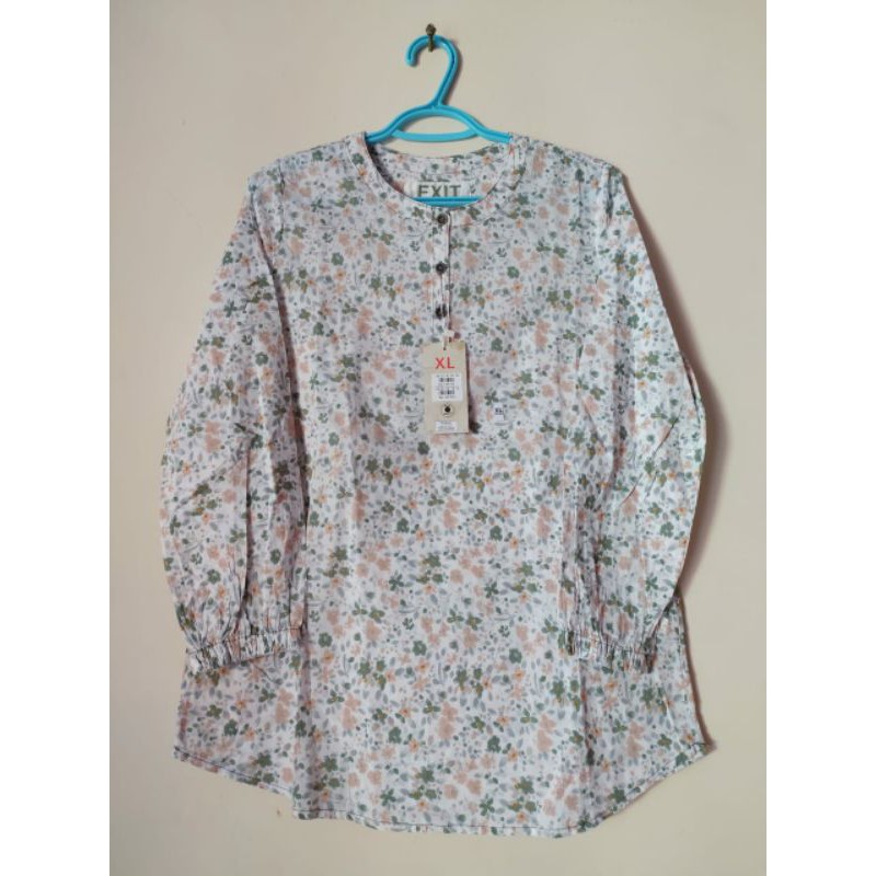 Blouse Exit motif Bunga putih