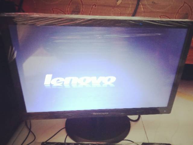 Lcd monitor 19 inc wide