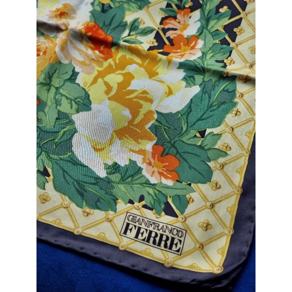 Preloved silk ferre silk scarf