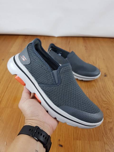 Skechers / Skechers pria go walk 5 APPRIZE MAN / Skechers go walk5 man / Skechers gowalk 5 / Sepatu pria Skechers go walk5