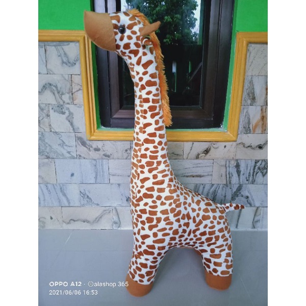 BONEKA JERAPAH JUMBO