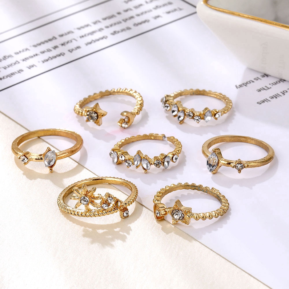 Set Cincin Desain Kupu-Kupu Aksen Kristal Bahan Metal Warna Emas Gaya Bohemian Untuk Wanita