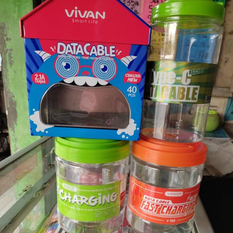 Toples kabel kosong vivan robot