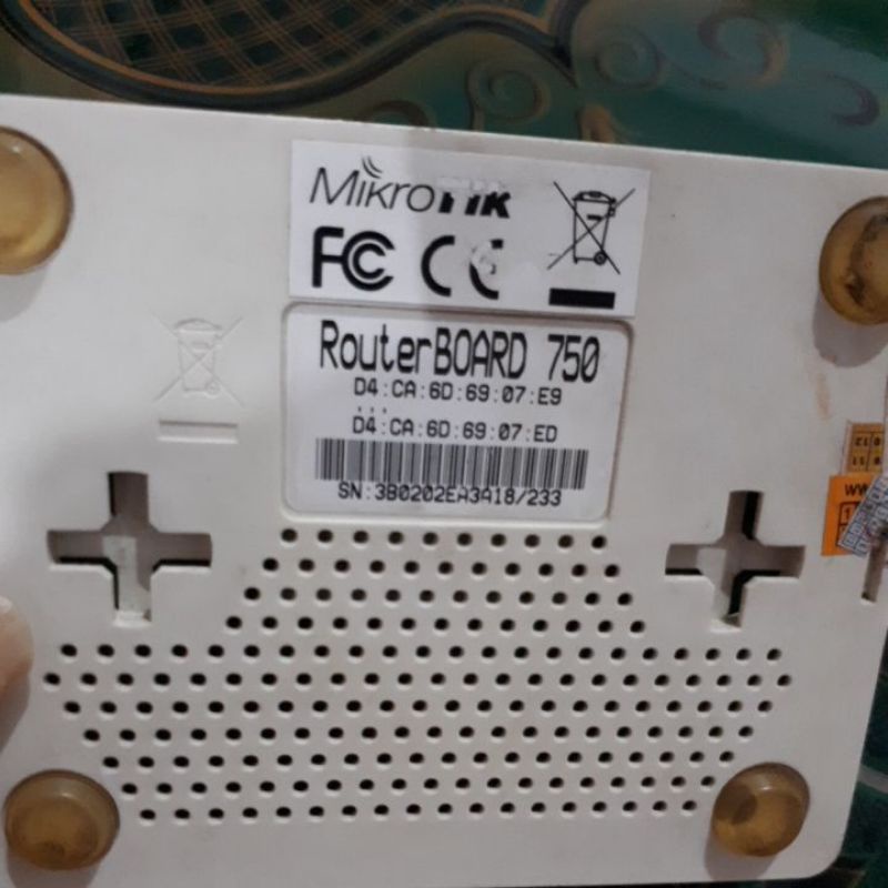 Router Mikrotik rb 750 rb750