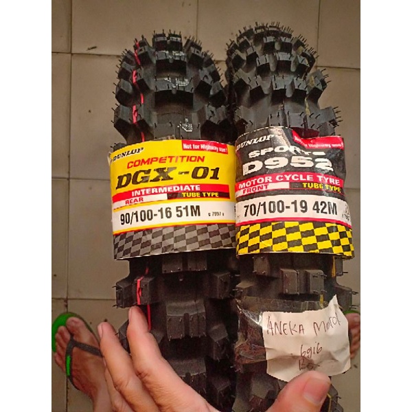 ban trail dunlop d952 dan dgx-01 ring 16/19 sepasang dpn/blkg ukuran 90-100/16 dan 70-100/19