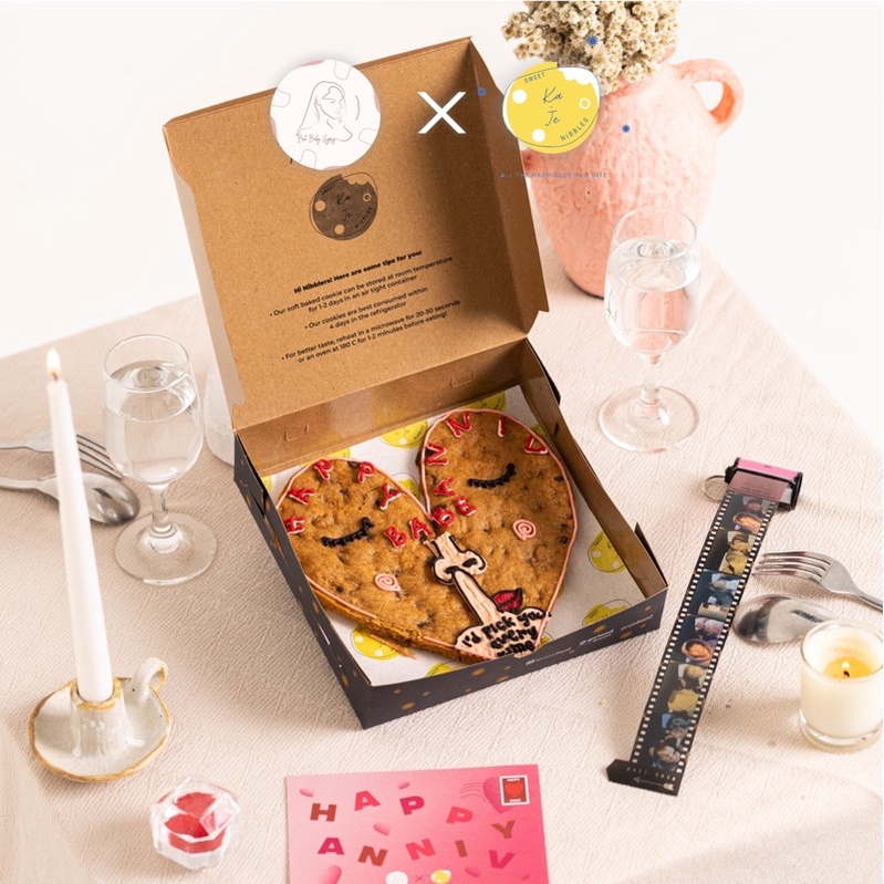 [READY HAMPERS VALENTINE GIFT] Heart Shaped Giant Cookie &amp; Cannister Keychain