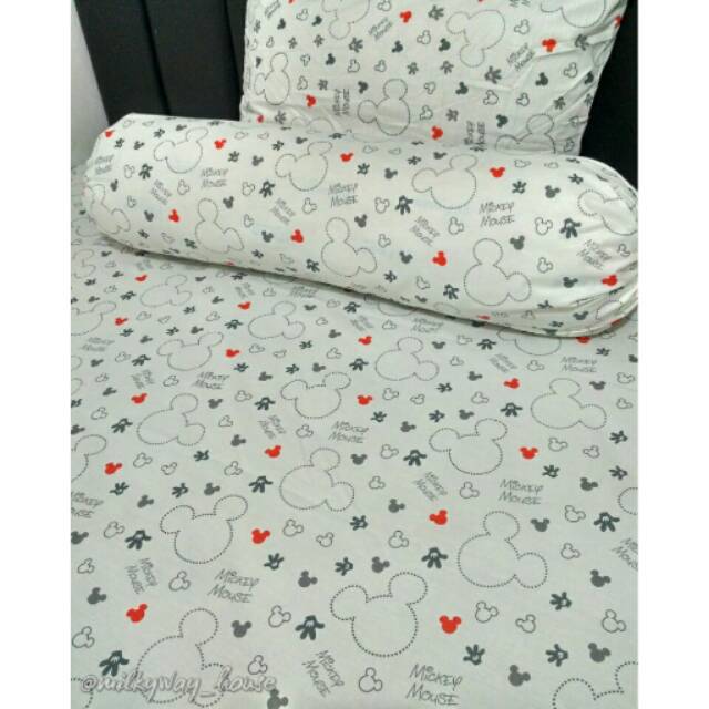 Sprei katun catra. Mickey mouse white.