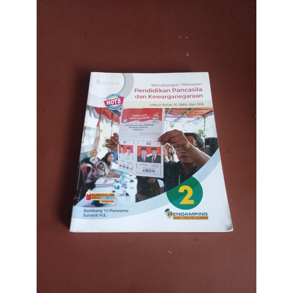PPKn. SMA kelas 2. hots. revisi. pendamping. platinum. kurikulum 2013