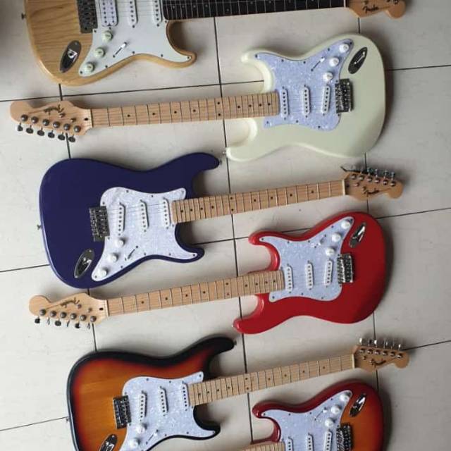 GITAR ELEKTRIK FENDER STRATOCASTER